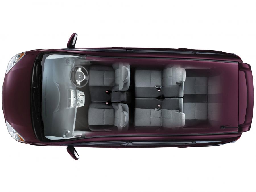  Perodua Alza 2009 года  (фото 12 из 18)